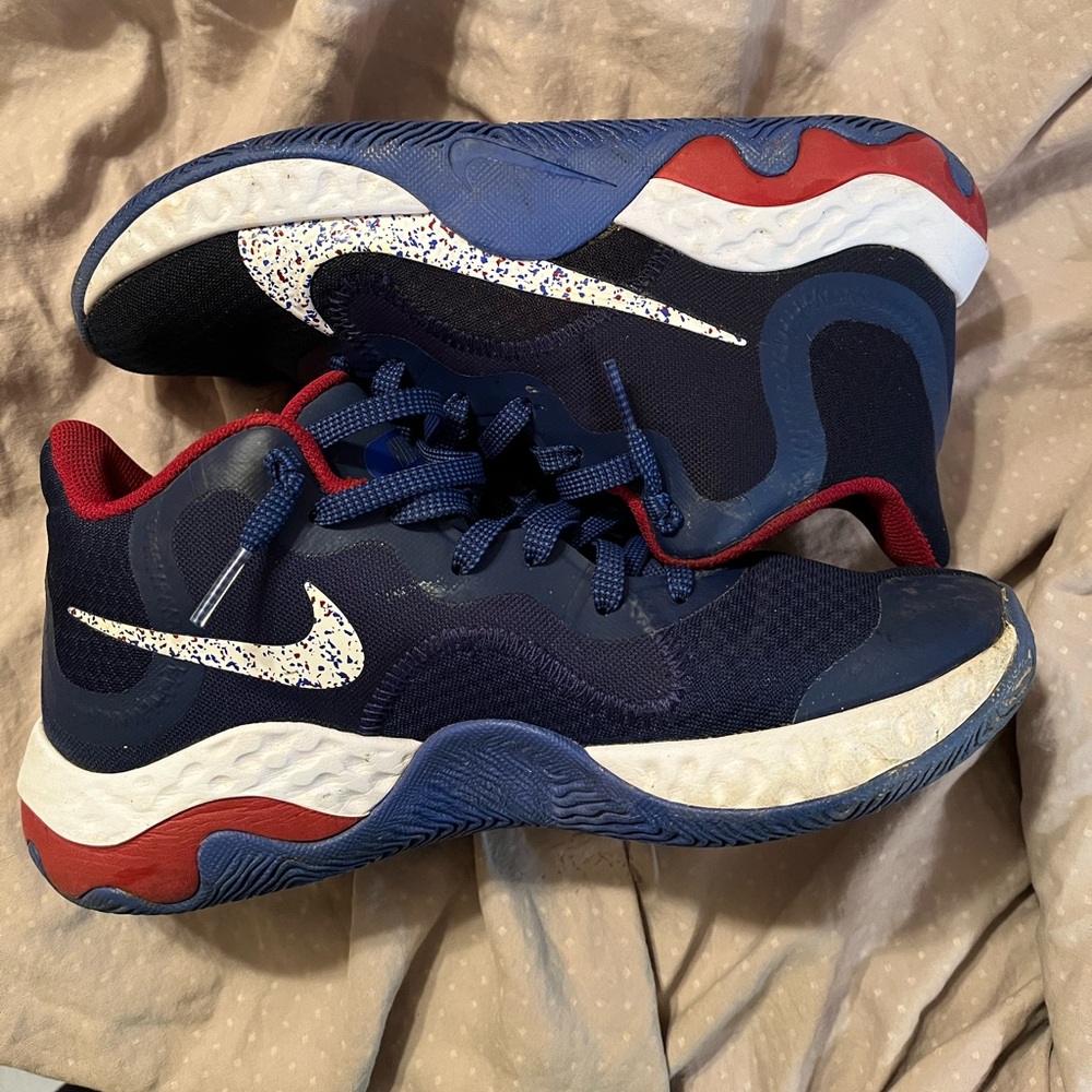 Nike Renew Elevate basketball sneakers